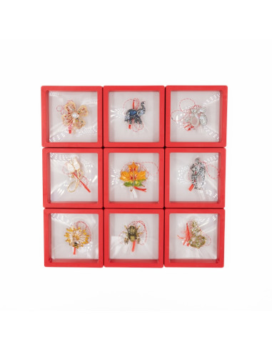 Martisor - Brosa metalica, diverse modele, floare, ghiocel, pisica, cutie PVC rosie