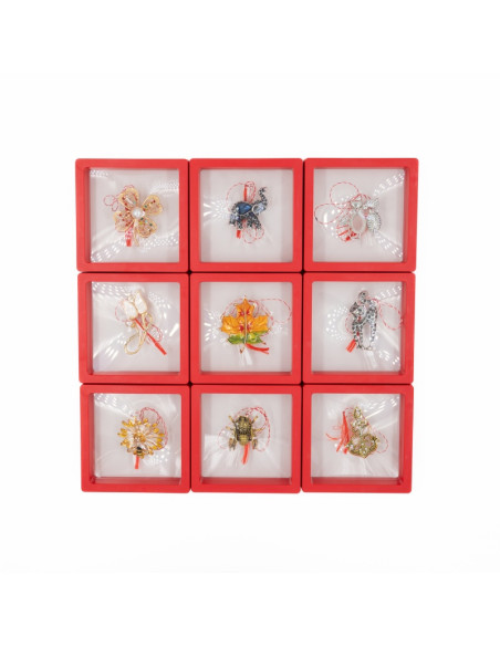 Martisor - Brosa metalica, diverse modele, floare, ghiocel, pisica, cutie PVC rosie